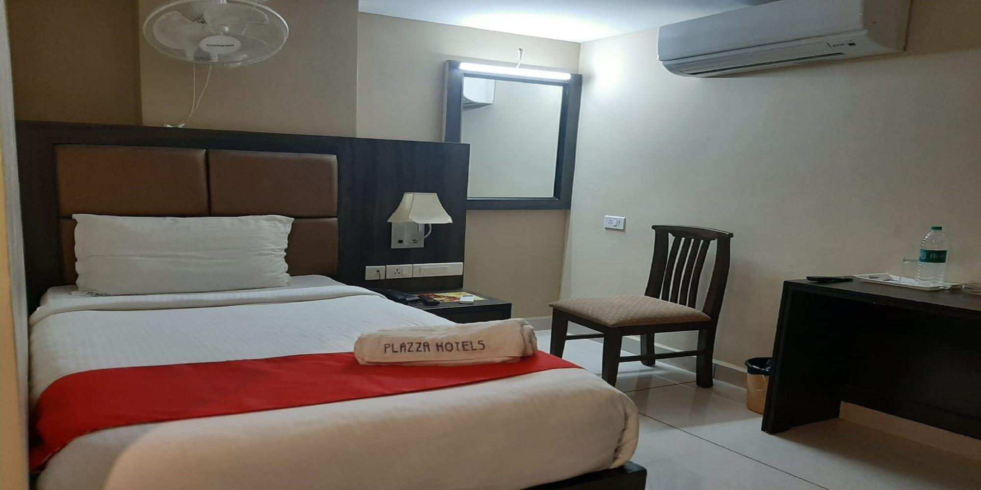 Plaza Hotel Trichy Tiruchirappalli Bagian luar foto