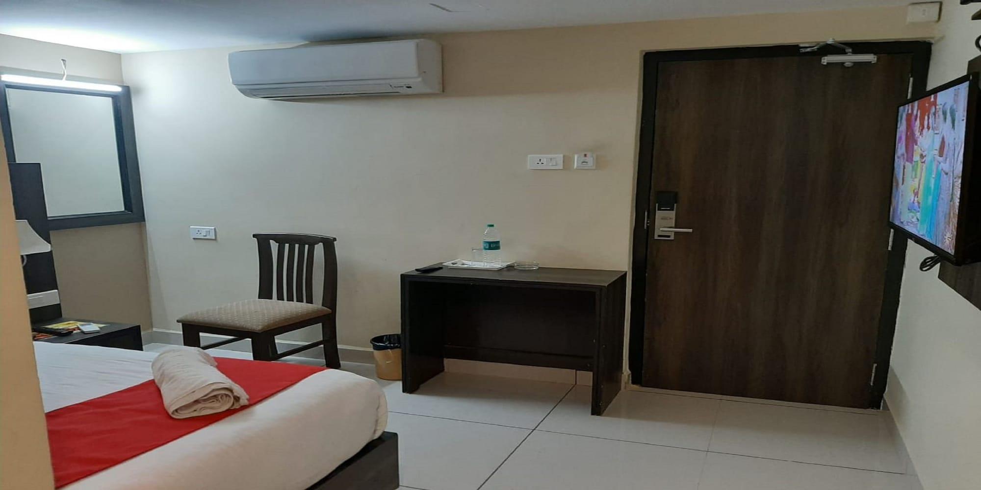 Plaza Hotel Trichy Tiruchirappalli Bagian luar foto