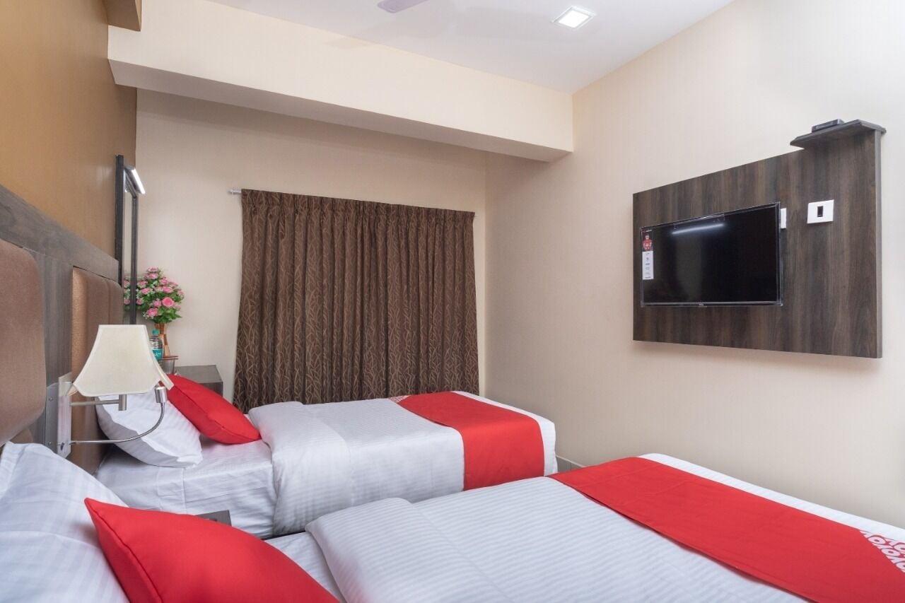 Plaza Hotel Trichy Tiruchirappalli Bagian luar foto