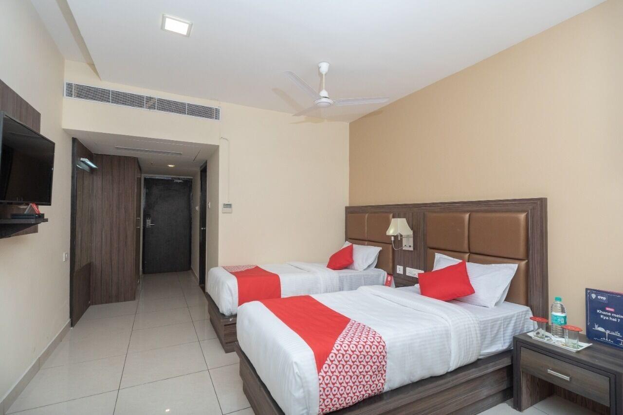 Plaza Hotel Trichy Tiruchirappalli Bagian luar foto