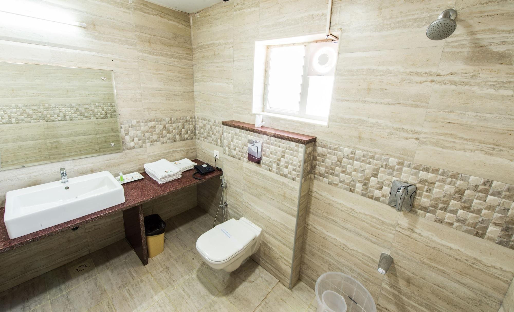 Plaza Hotel Trichy Tiruchirappalli Bagian luar foto